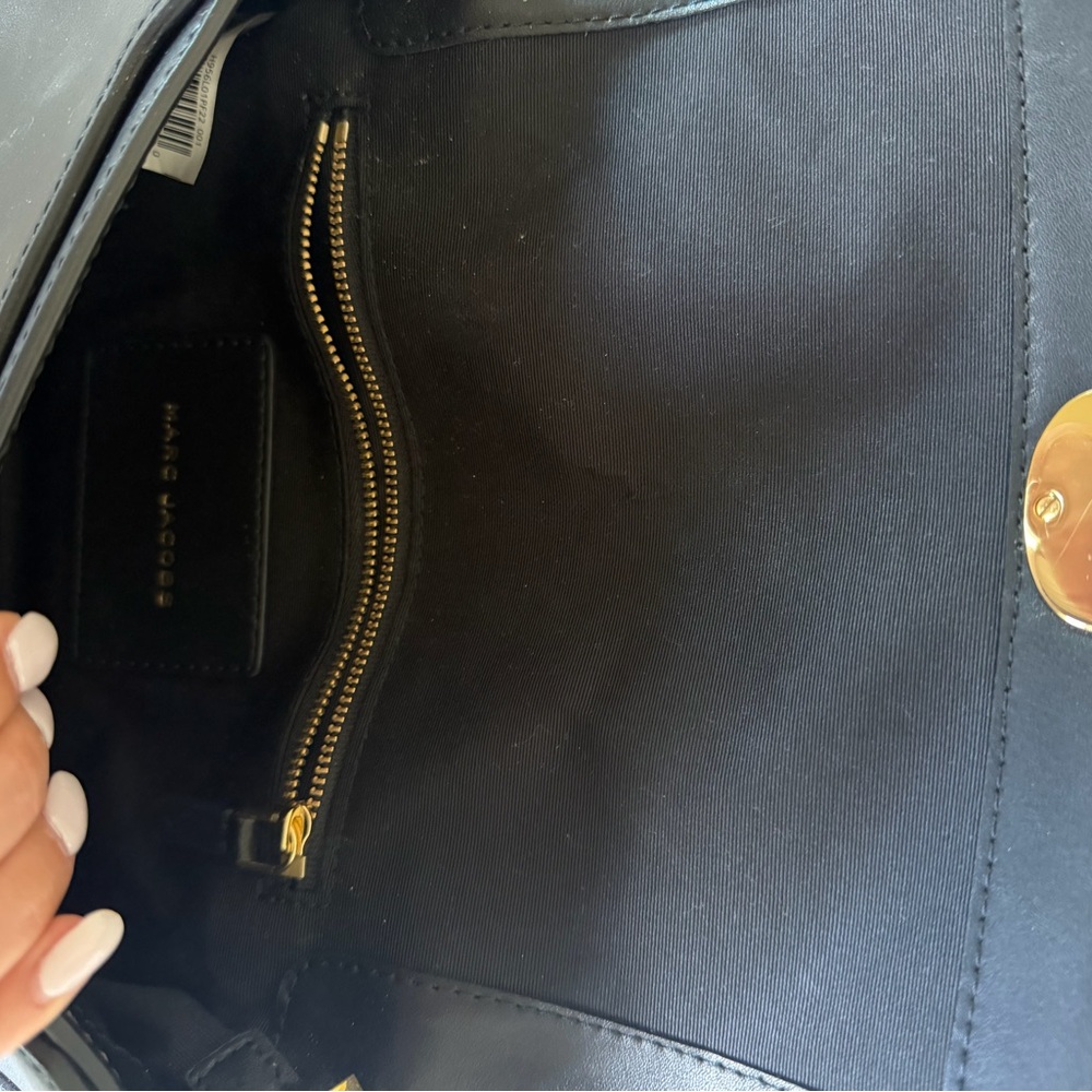 Marc Jacobs Black Leather Crossbody with Gold Chain and Ivory Branded Strap - Picture 4 of 6